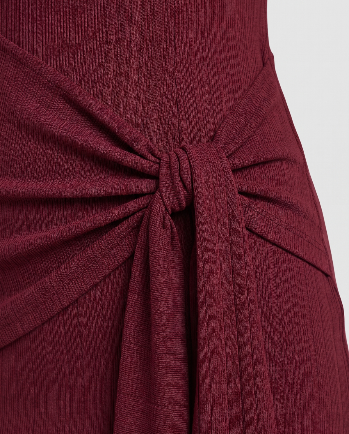 New York Ruched Tied Dress in Burgundy